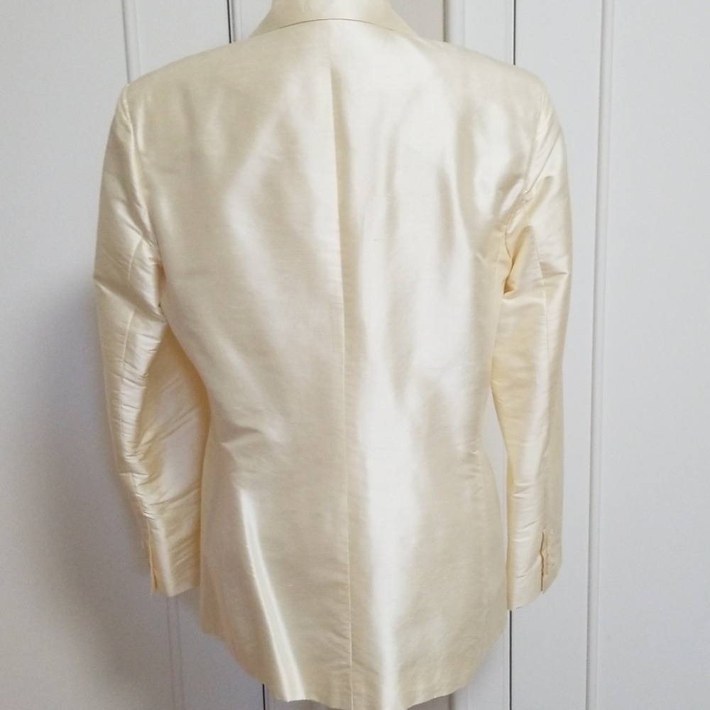 Blazer - Picture 3 of 8
